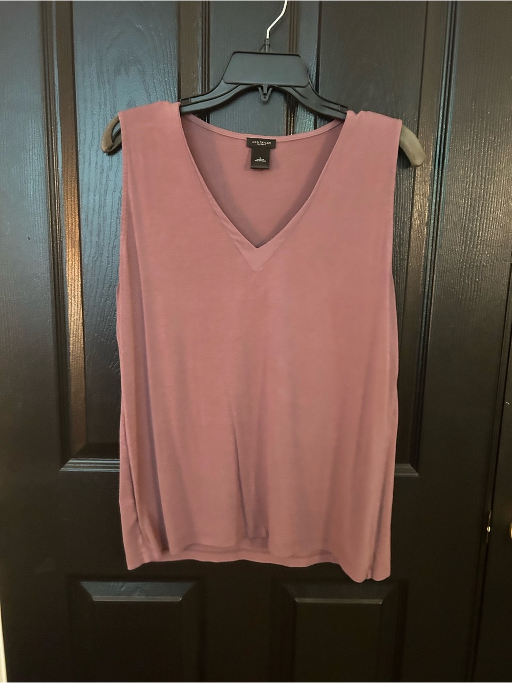 Ann Taylor V-Neck Sleeveless Top in Dusty Mauve